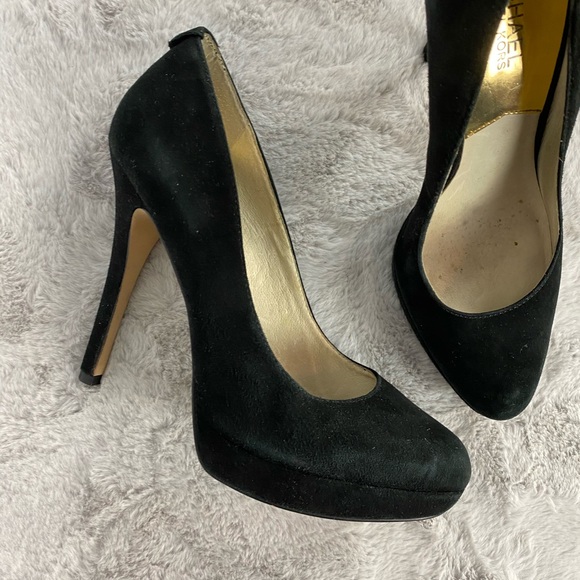 Michael Kors Black Suede Platform Pump 9 - Picture 2 of 10